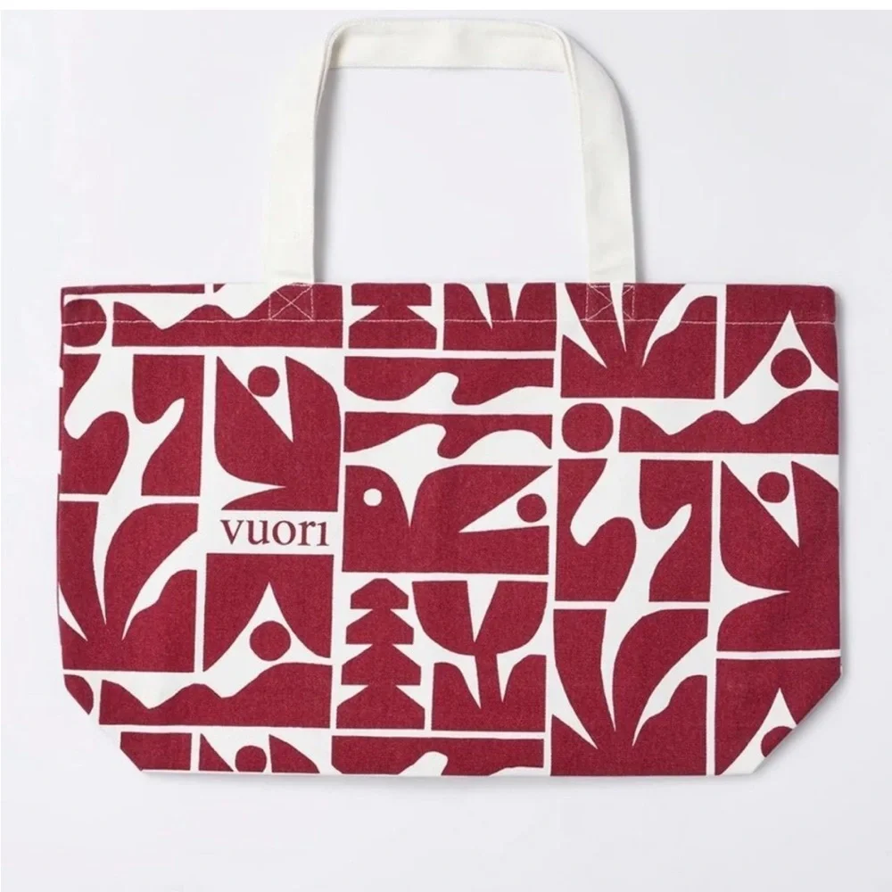 Vuori Limited Edition Holiday 2025 Tote Bag Strawberry Red Large Athletic Travel